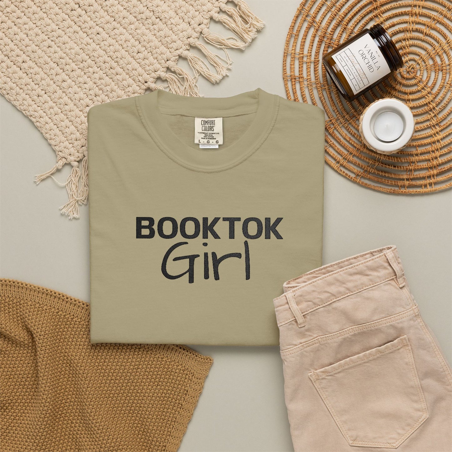 BookTok Girl T‑Shirt - Khaki